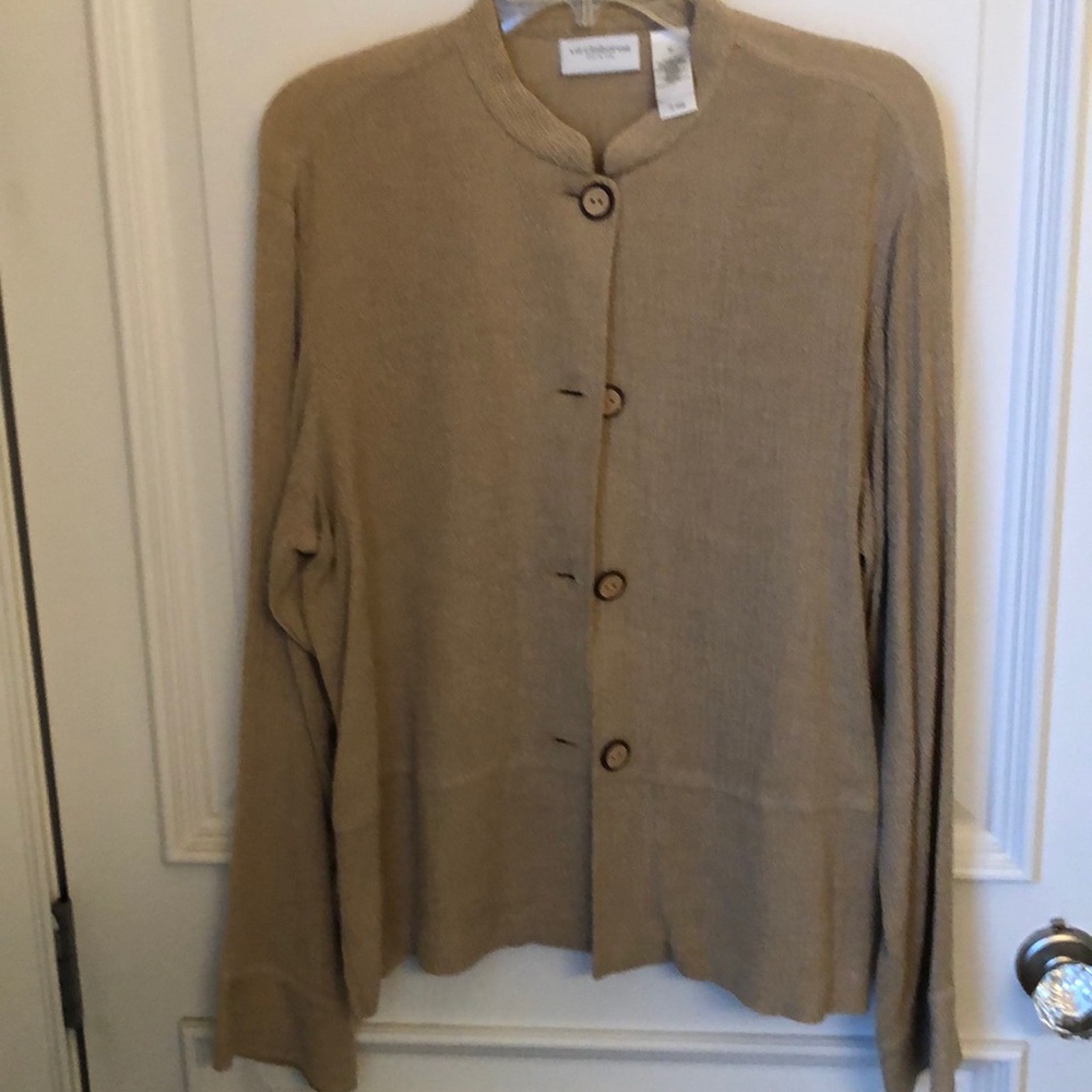 Liz Claiborne light weight jacket/sweater/top